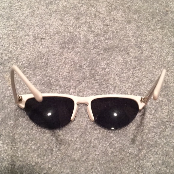 Vintage 1980’s Sunglasses - Picture 9 of 16
